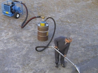 Perkusista z systemem próżniowym MiniVac