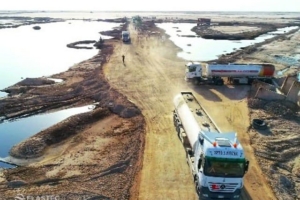 Recovering oil from pit