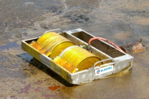 Palm oil skimmer in pit