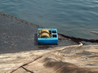 Skimmer for raff pond oranics