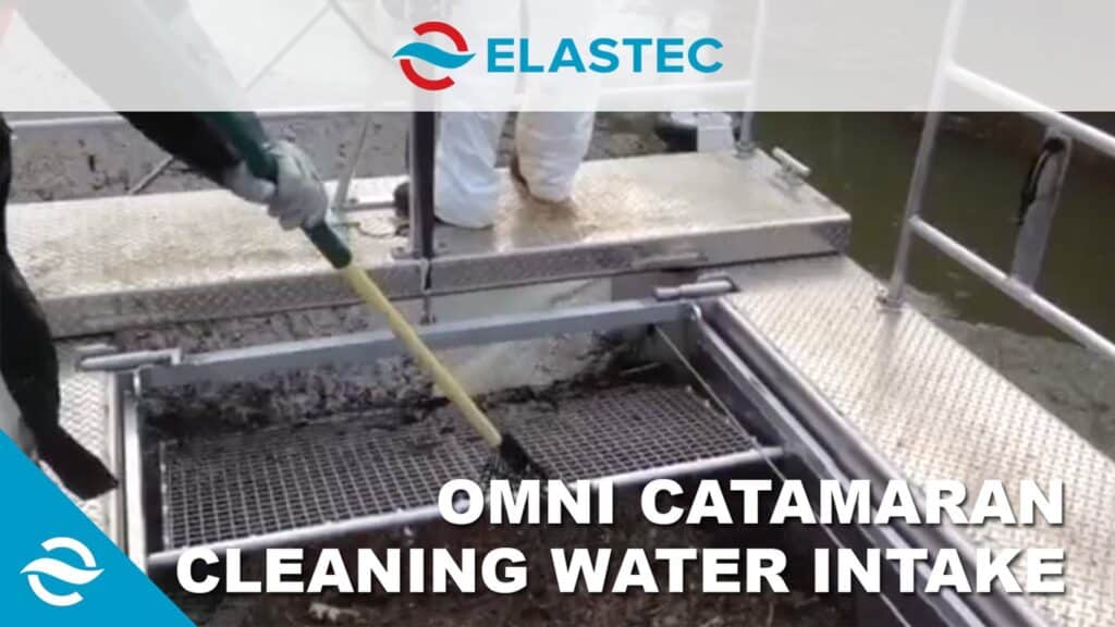 Toma de agua de limpieza del catamarán Omni