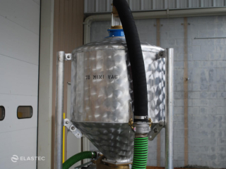 用于真空系统的料斗进料装置