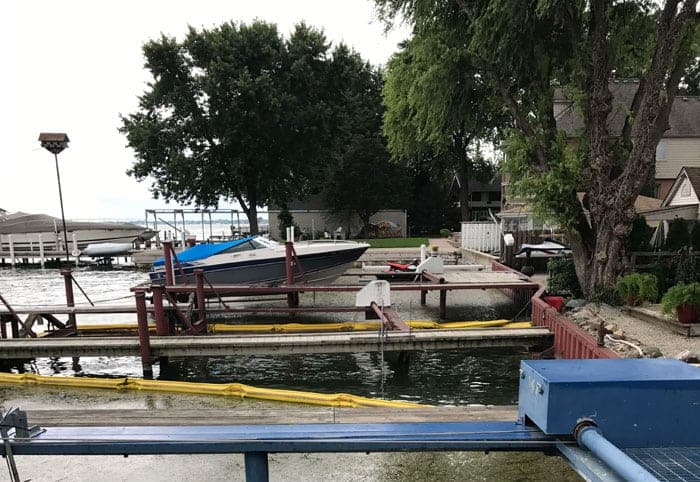 Residential floating debris containment boom