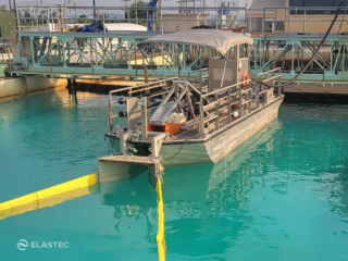 Grooved disc skimmer insert for boats