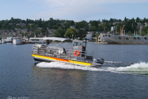 Barco skimmer Marco / Kvichak em velocidade