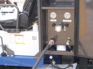 Multi-purpose crawler carrier hydraulic control system