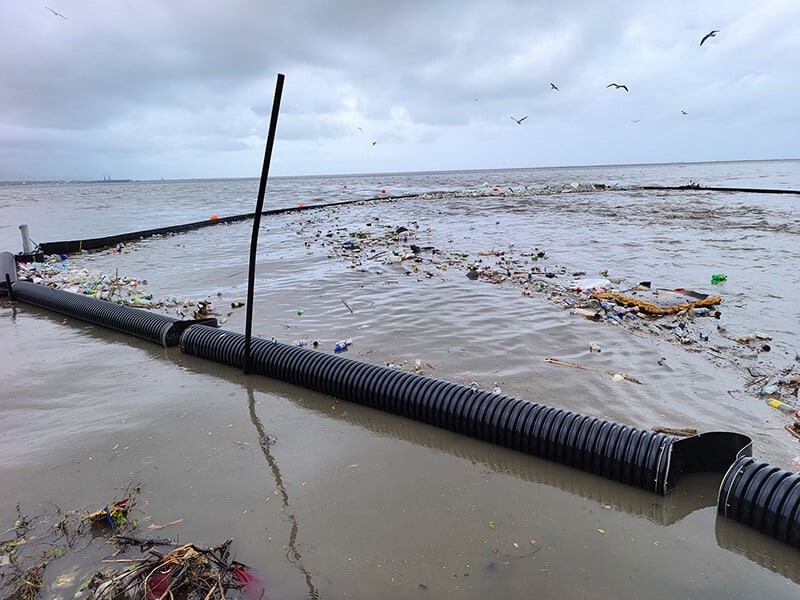 Barrière anti-pollution en plastique