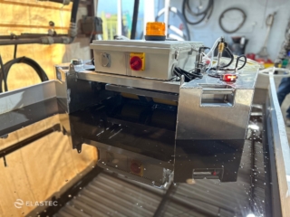 Remotely operated skimmer